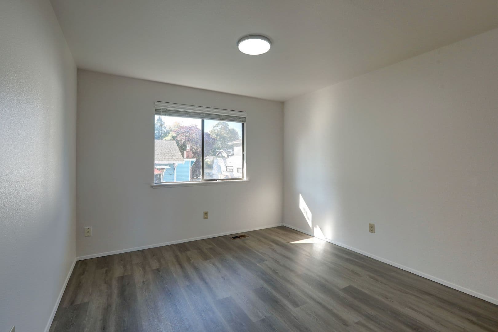 Federal Way House: 2739 SW 347th Place