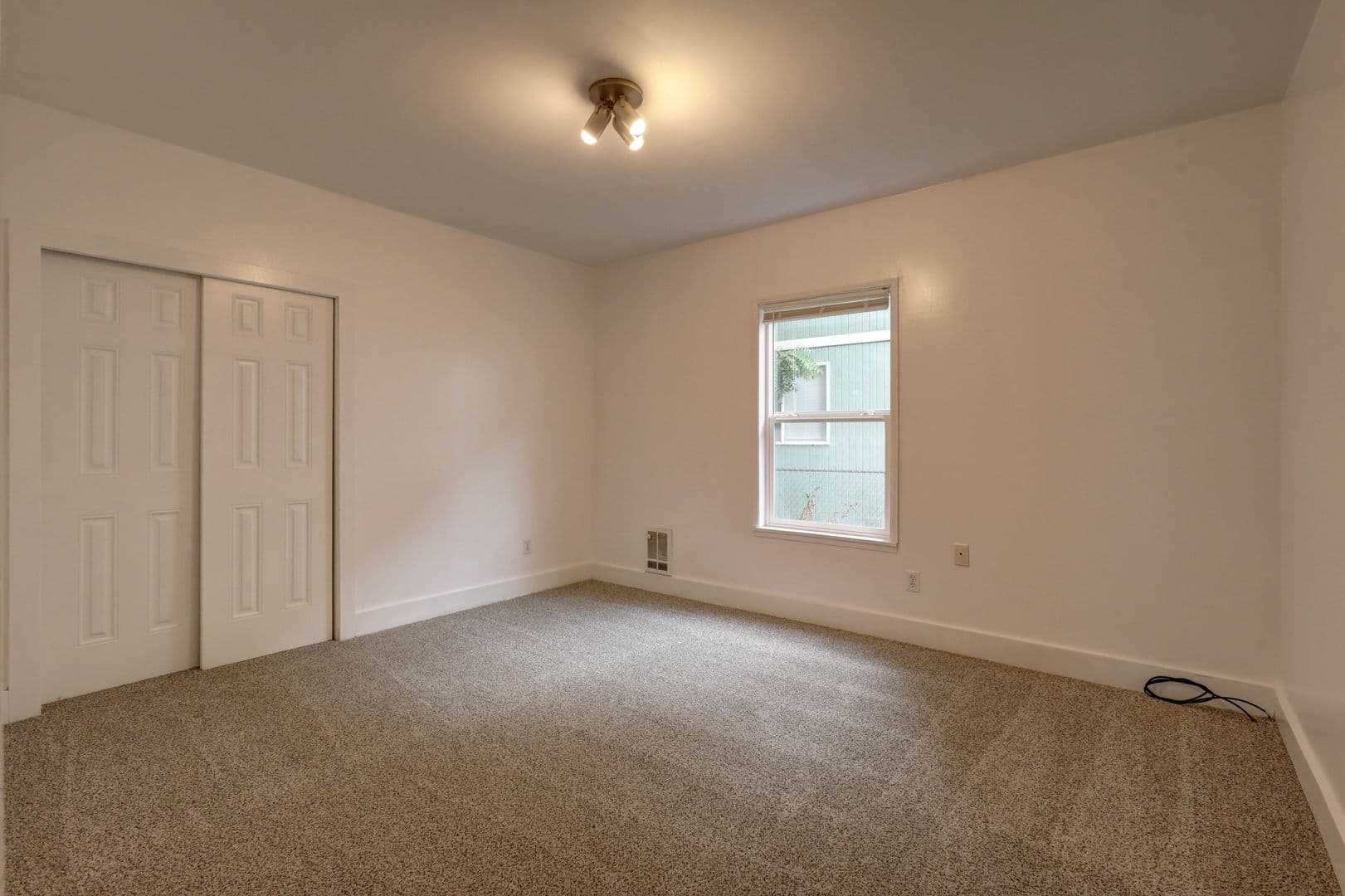 Seattle Apartment: 805 S Donovan Street