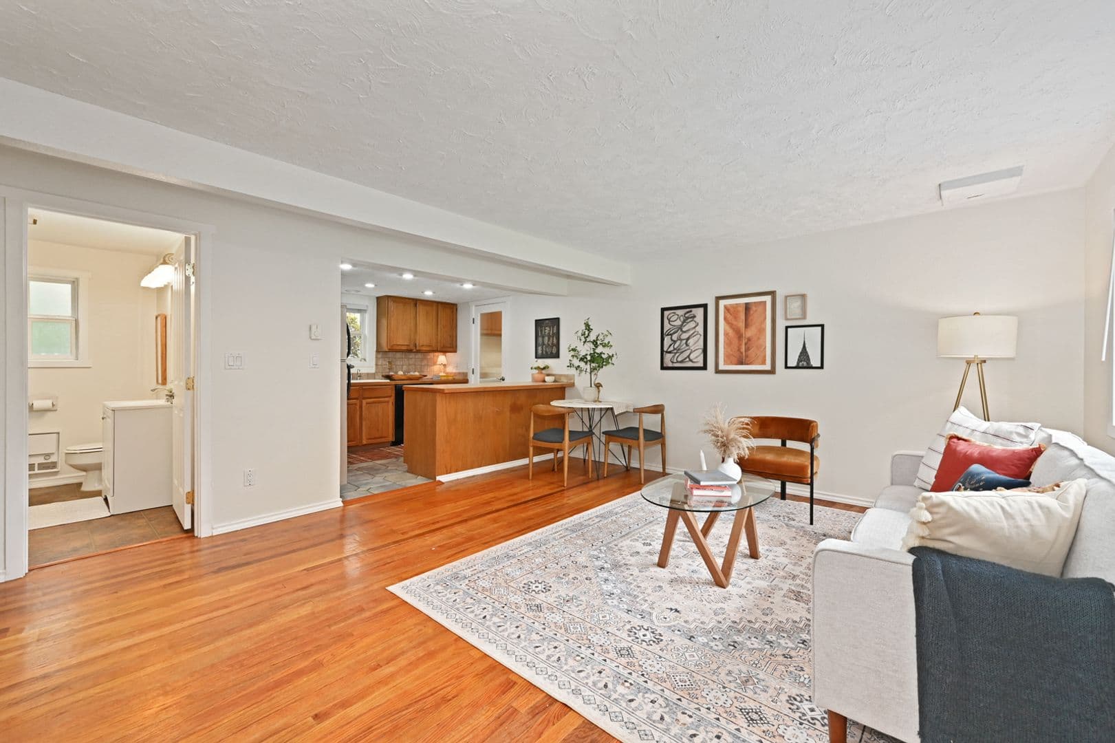 Redmond House: 13804 Redmond Way