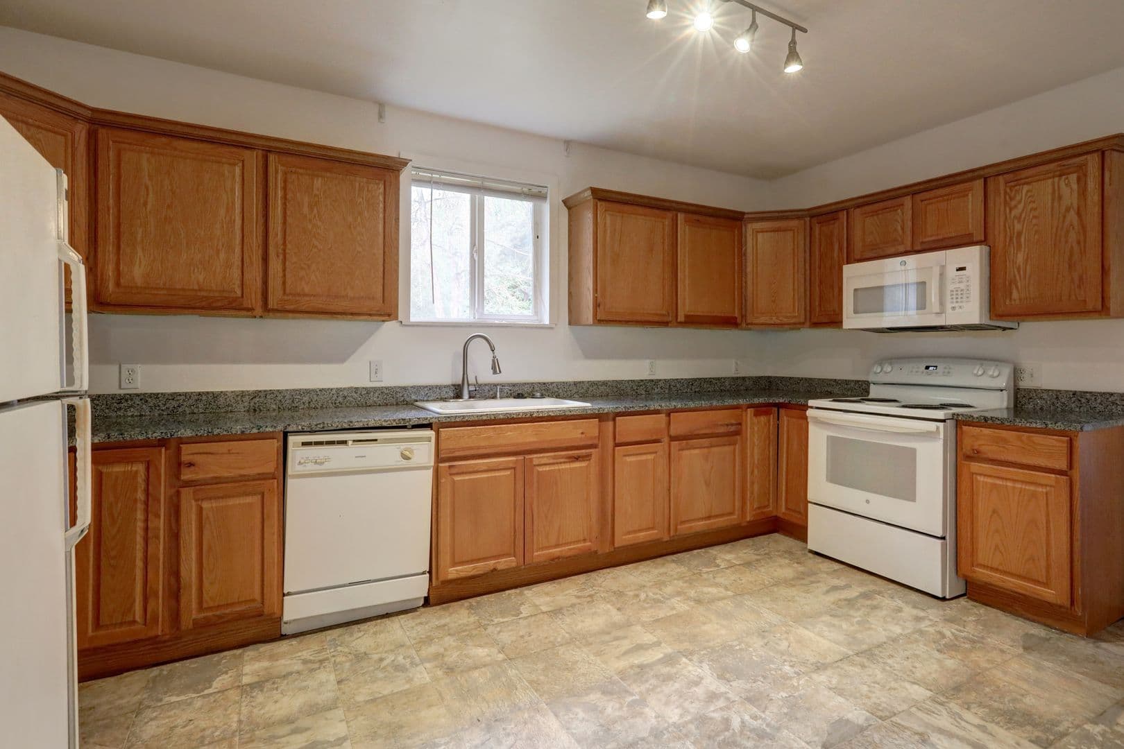 Seattle Apartment: 805 S Donovan Street