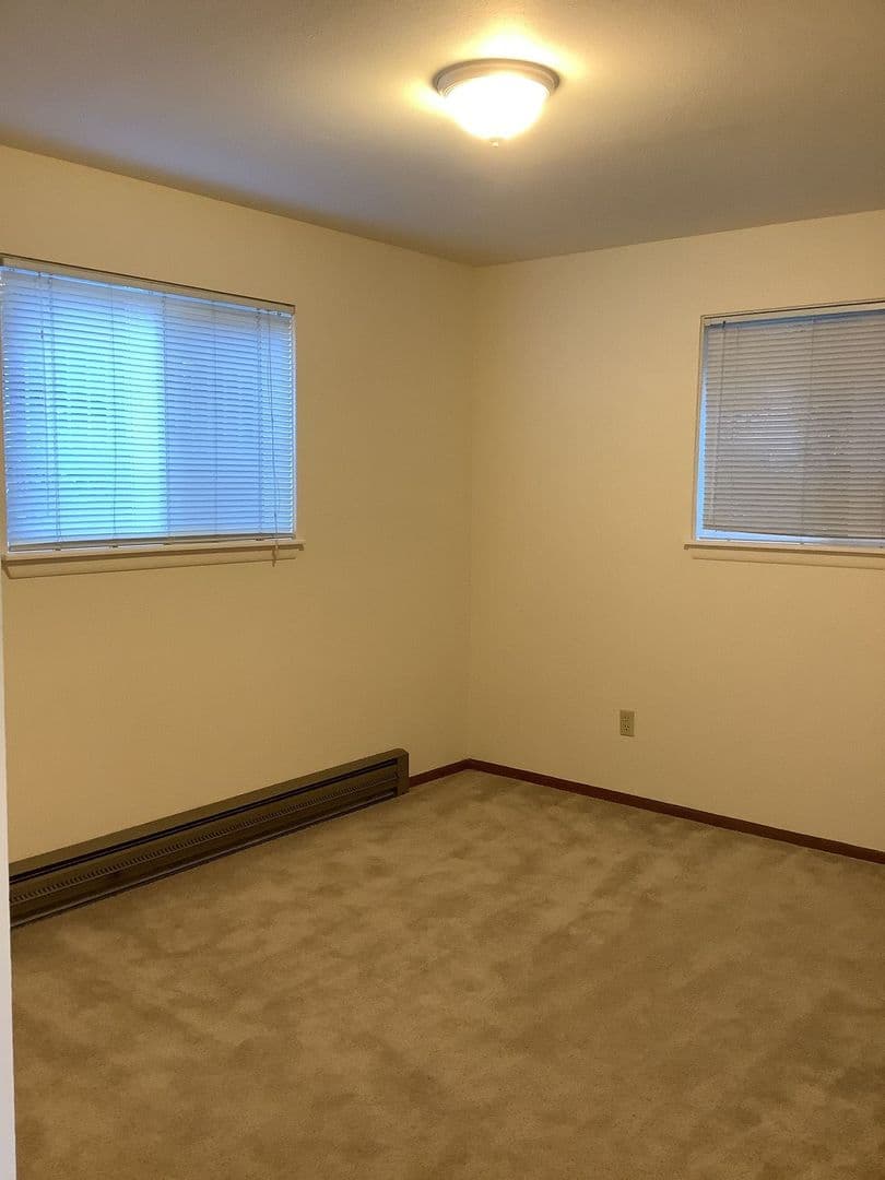 Kirkland Apartment: 9915 NE 119th Street