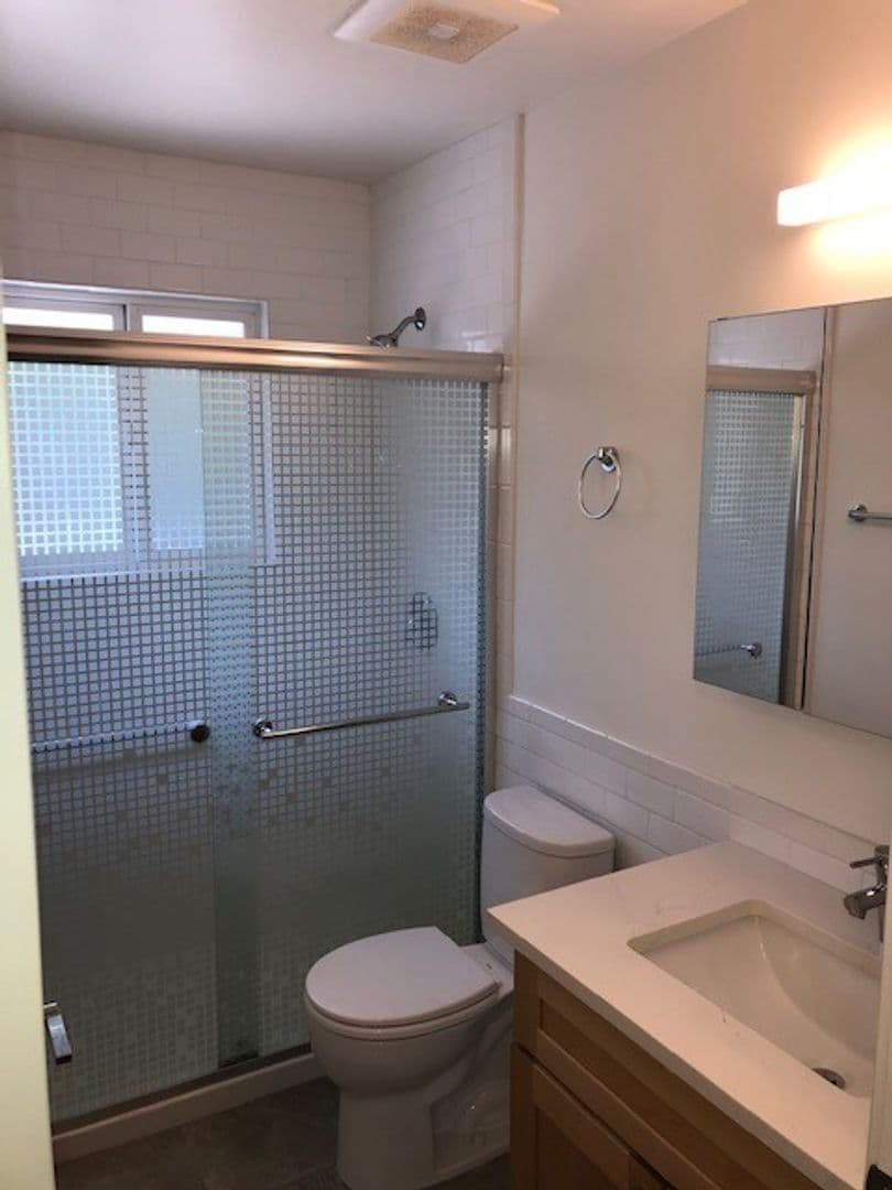Seattle Apartment: 5701 Wilson Avenue S