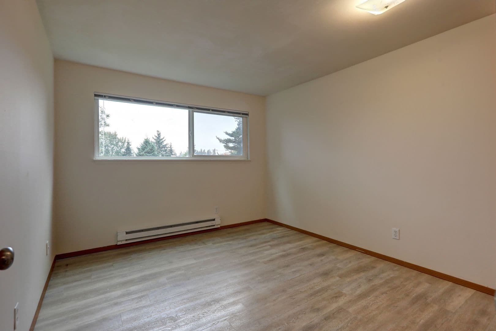 Burien Apartment: 15621 4th Ave S