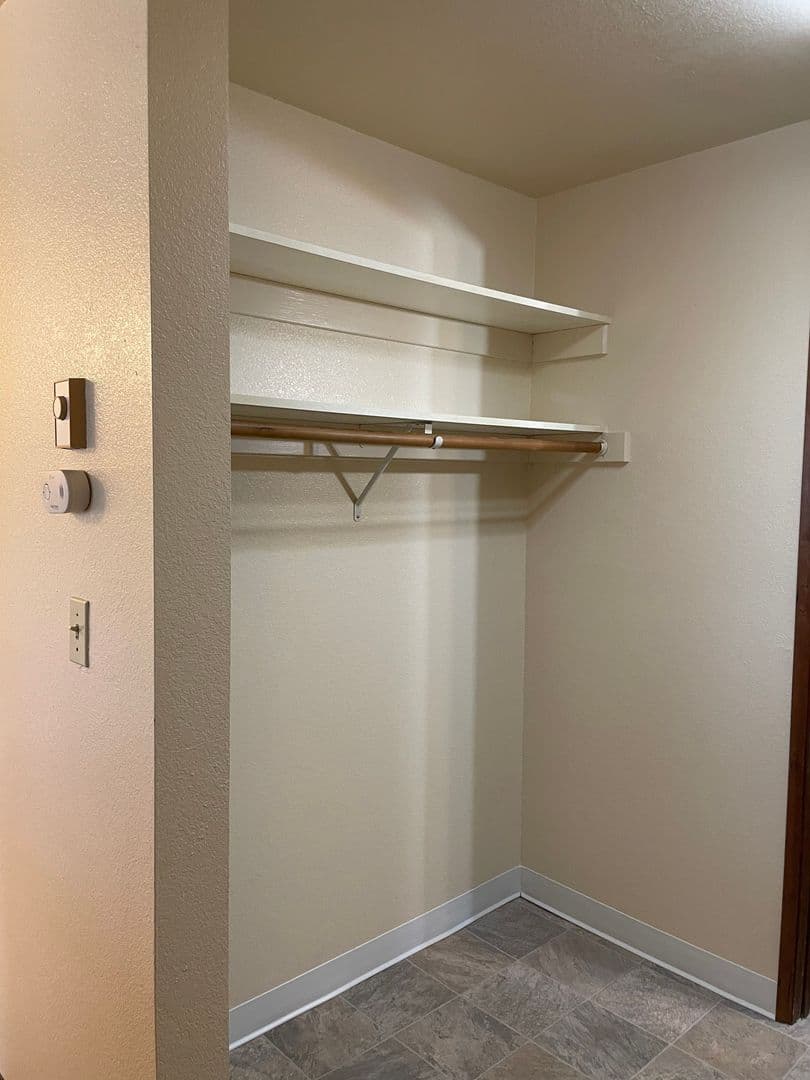 Burien Apartment: 15043 8th Ave S