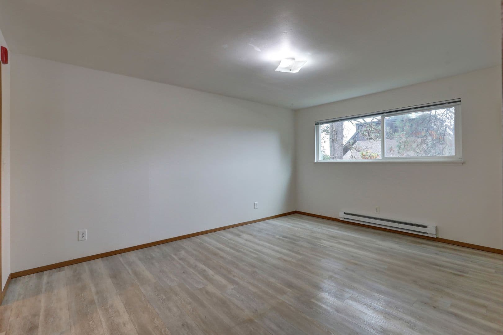 Burien Apartment: 15621 4th Ave S