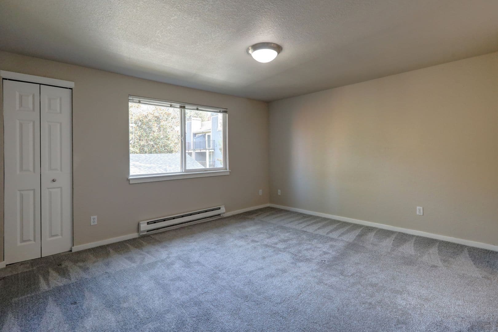 Bellevue House: 12607 SE 41st Place Unit #H207