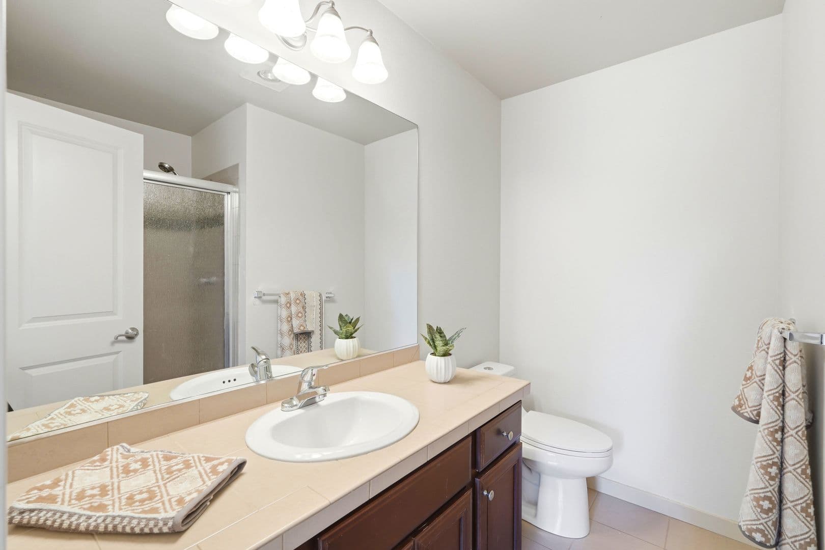 Mukilteo House: 4846 Pointes Dr