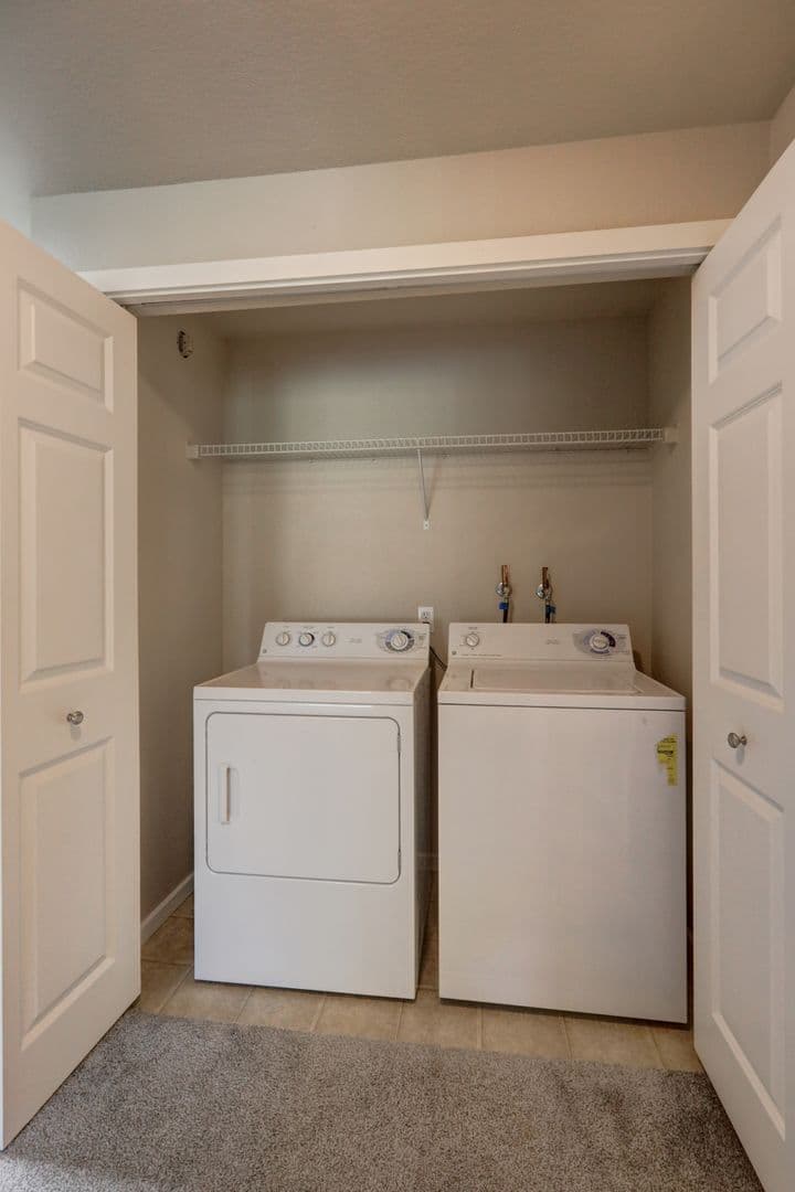 Bellevue House: 12607 SE 41st Place Unit #H207