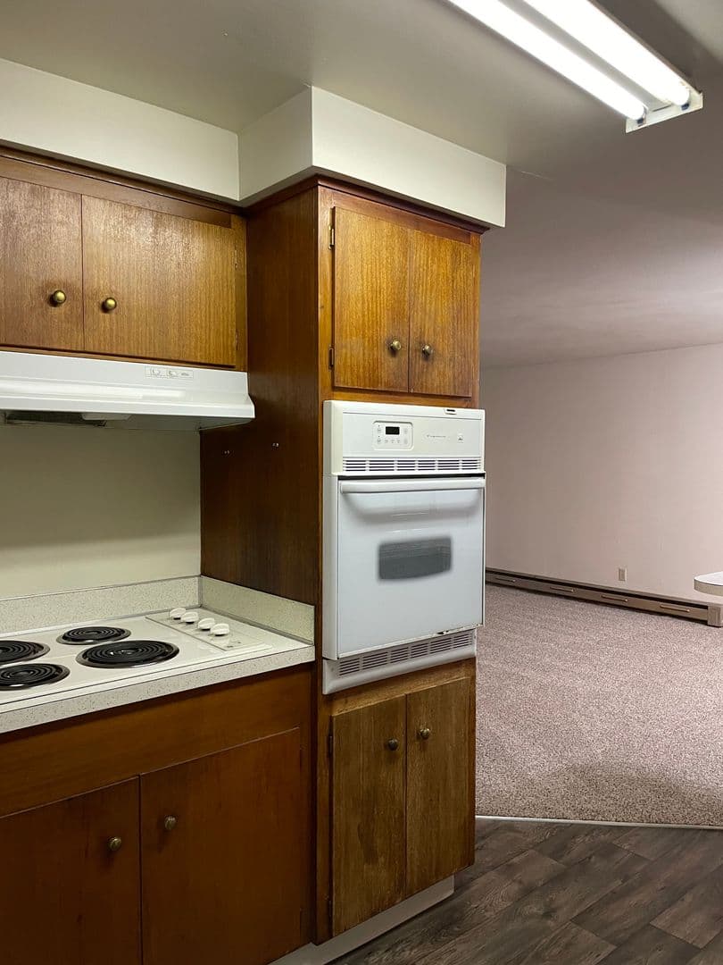 Renton Apartment: 1825 NE 3rd St.