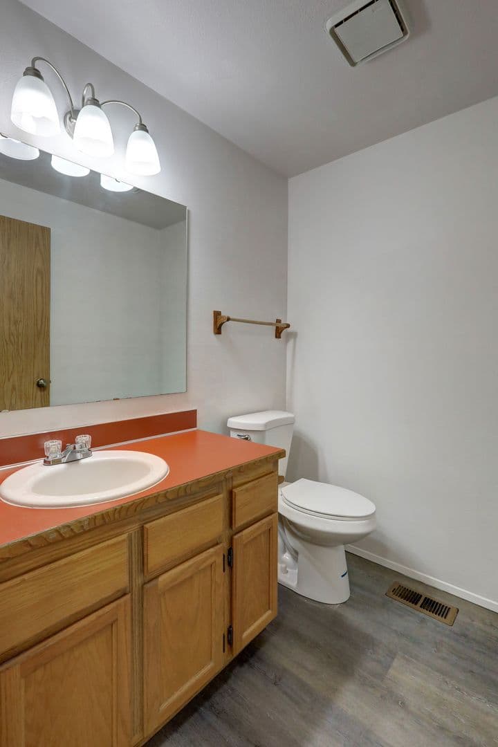 Federal Way House: 2739 SW 347th Place