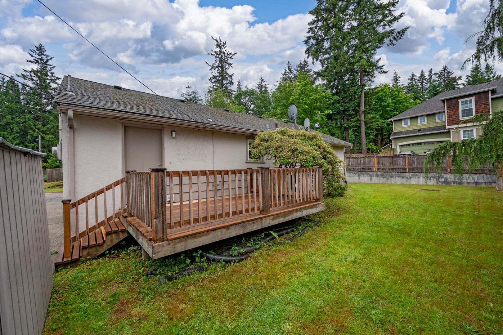 Redmond House: 13804 Redmond Way