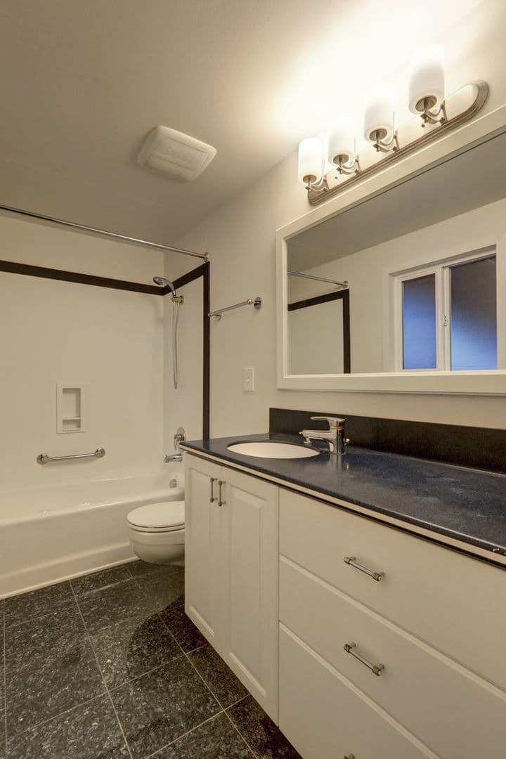 Mercer Island House: 4670 91st Ave SE