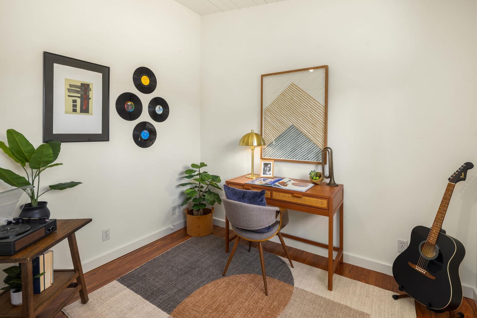 Bellevue House: 11059 SE 31st St