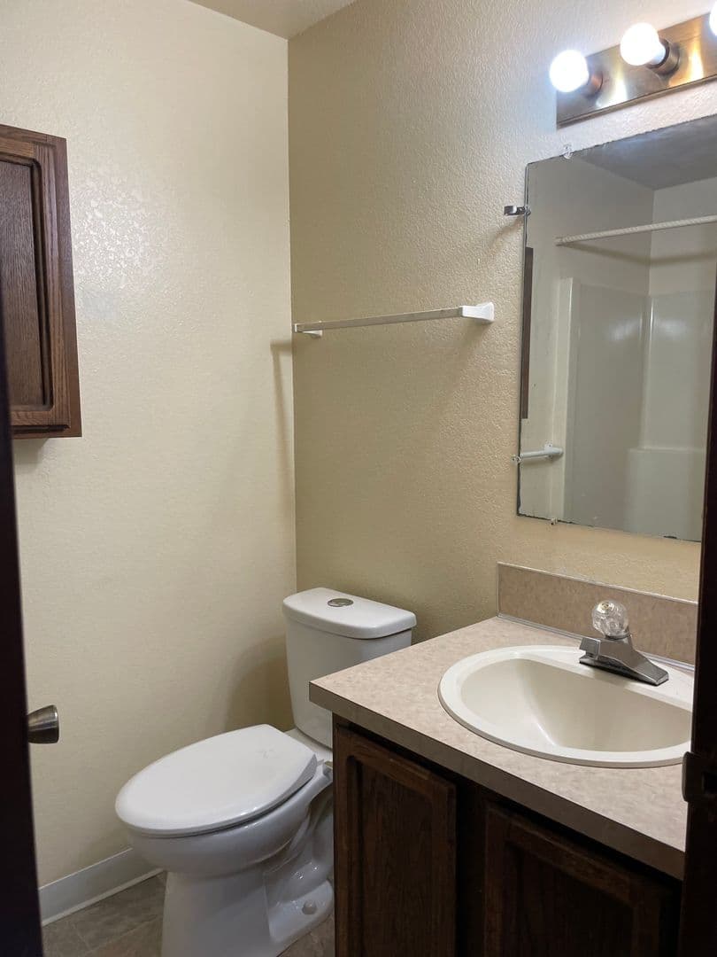 Burien Apartment: 15043 8th Ave S