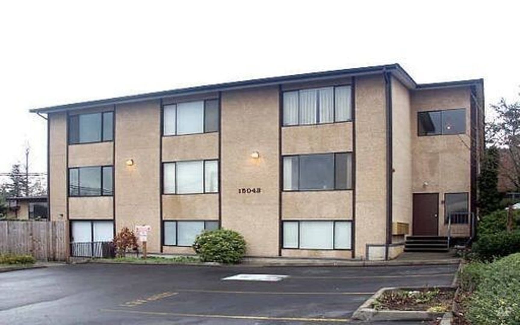 Burien Apartment: 15043 8th Ave S