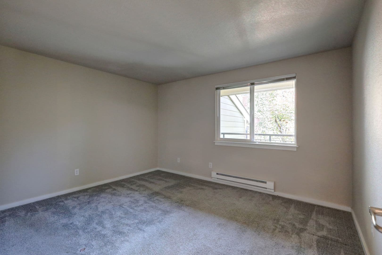 Bellevue House: 12607 SE 41st Place Unit #H207