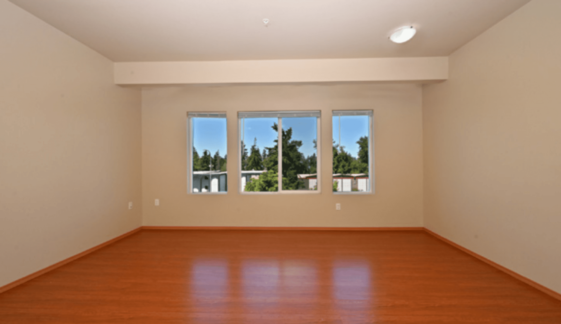 Burien Apartment: 12300 Ambaum Blvd SW