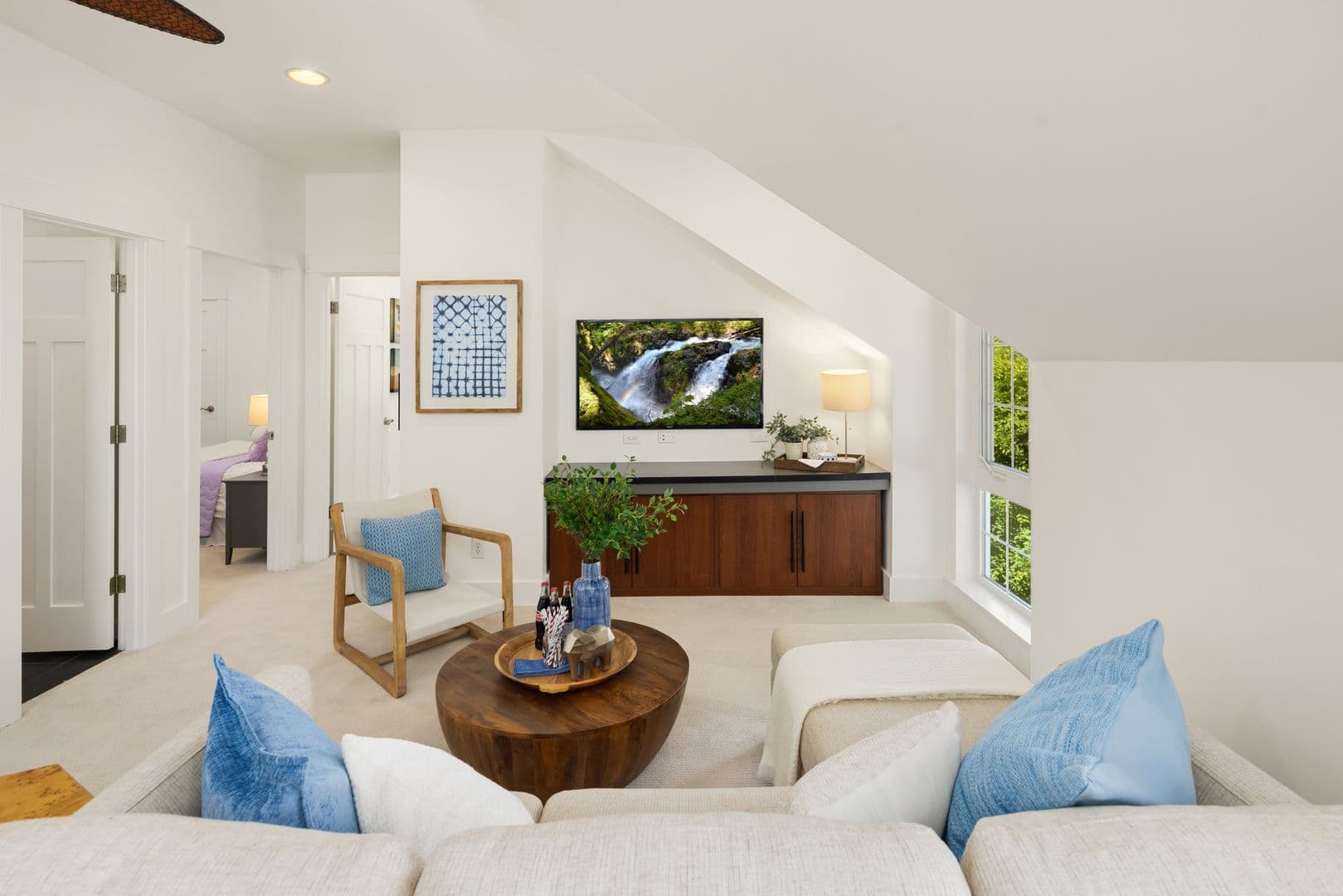 Bellevue House: 11059 SE 31st St