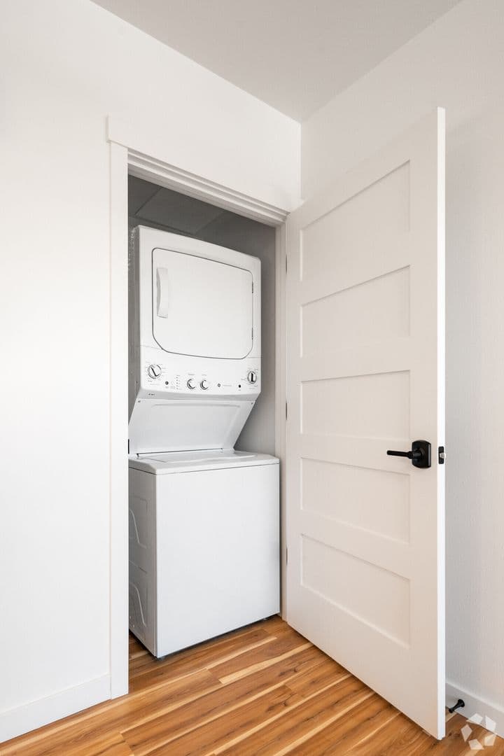 Seattle Apartment: 1225 10th Ave