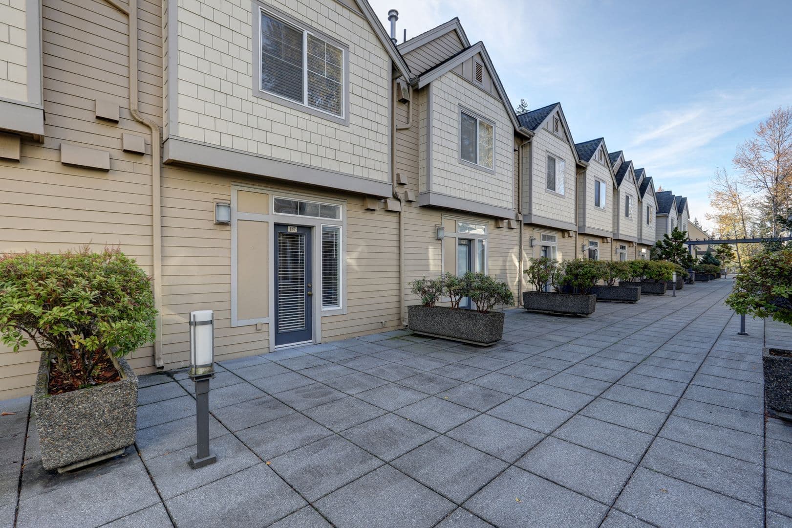 Kirkland House: 9223 122nd CT NE #E137