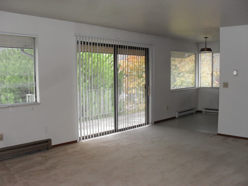 Kirkland Apartment: 9915 NE 119th Street