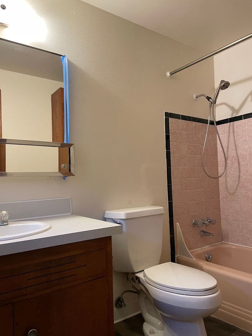 Renton Apartment: 1825 NE 3rd St.