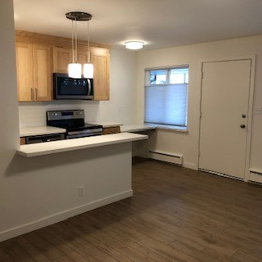 Seattle Apartment: 5701 Wilson Avenue S