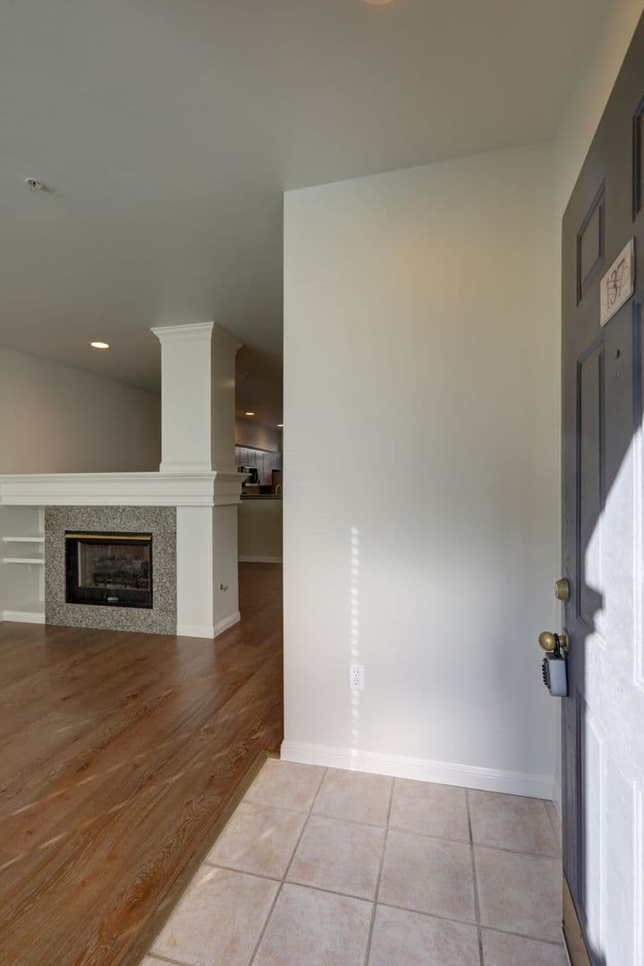 Kirkland House: 9223 122nd CT NE #E137