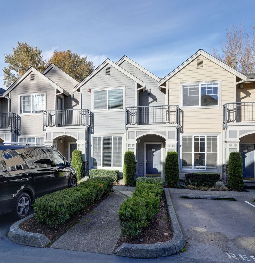 Kirkland House: 9223 122nd CT NE #E137