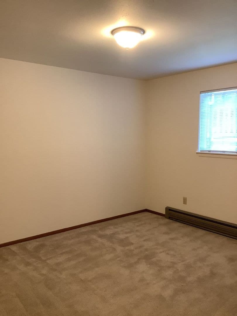 Kirkland Apartment: 9915 NE 119th Street