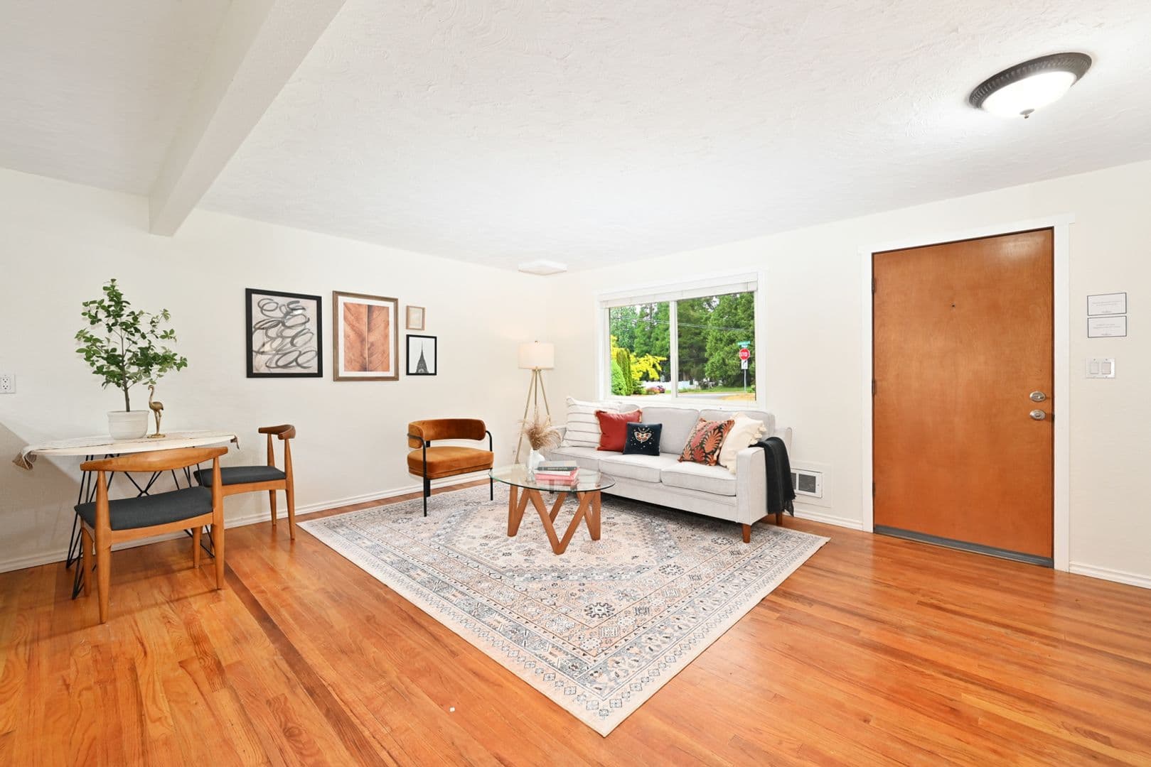 Redmond House: 13804 Redmond Way