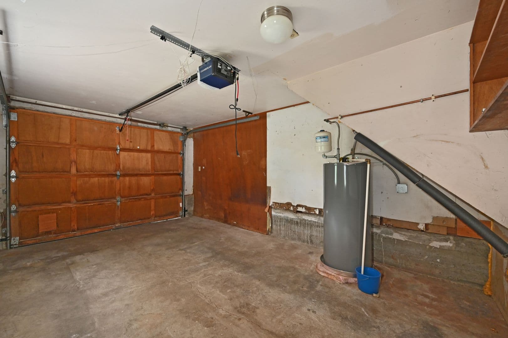Redmond House: 13804 Redmond Way