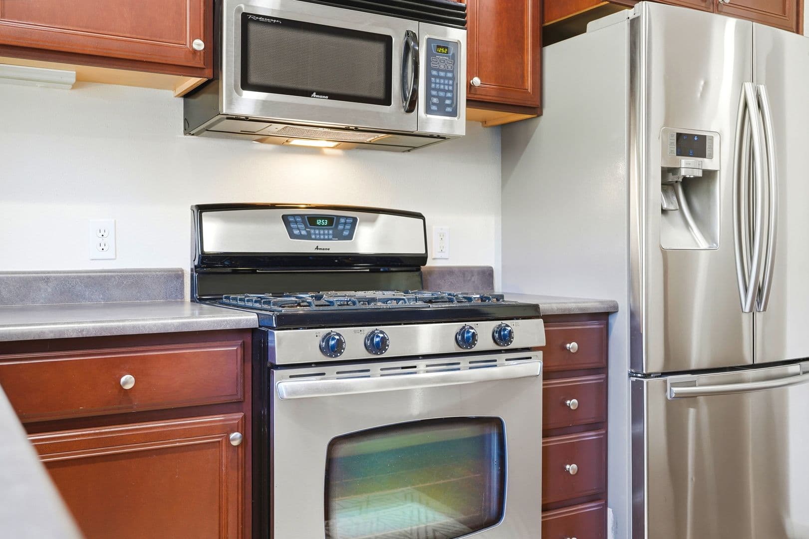 Mukilteo House: 4846 Pointes Dr