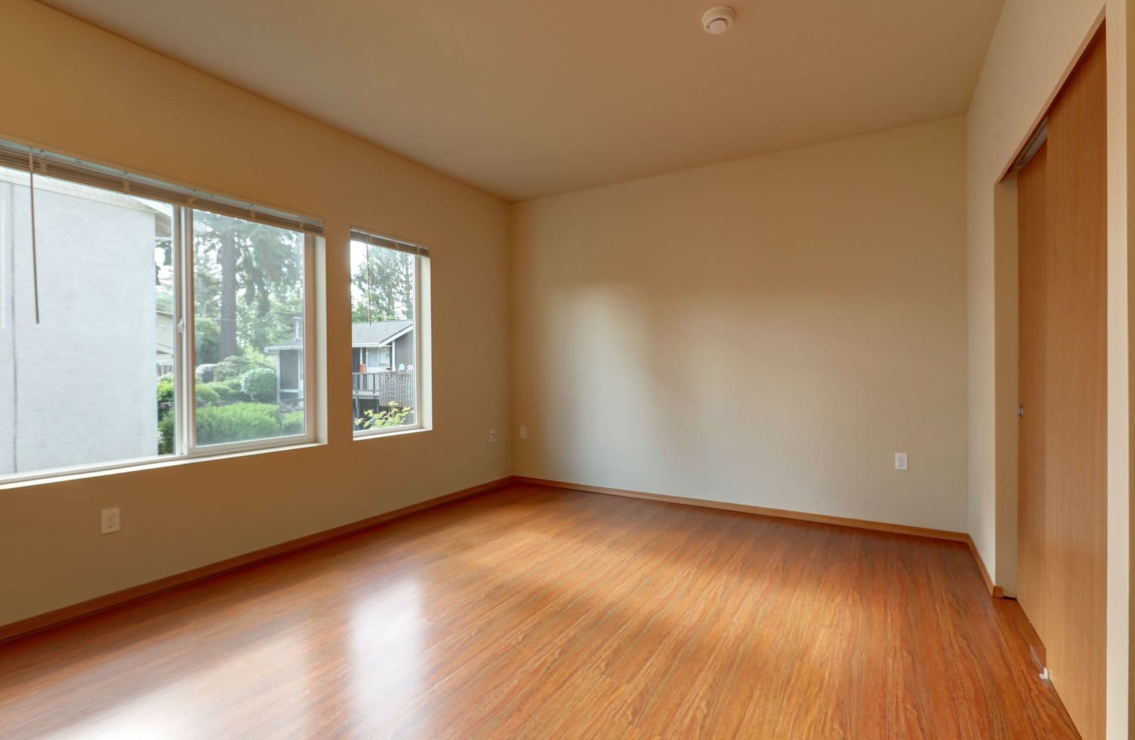Burien Apartment: 12300 Ambaum Blvd SW