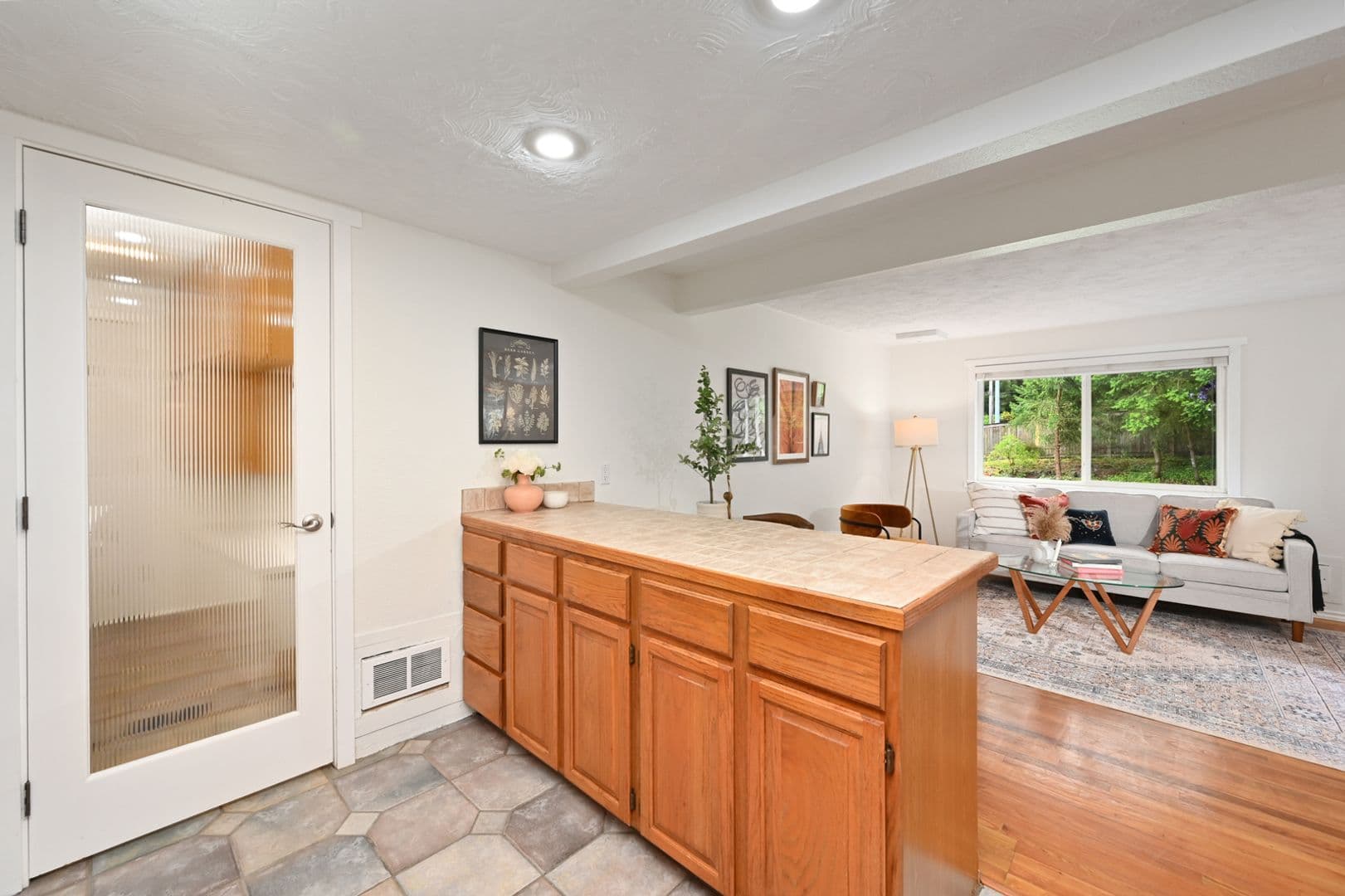 Redmond House: 13804 Redmond Way