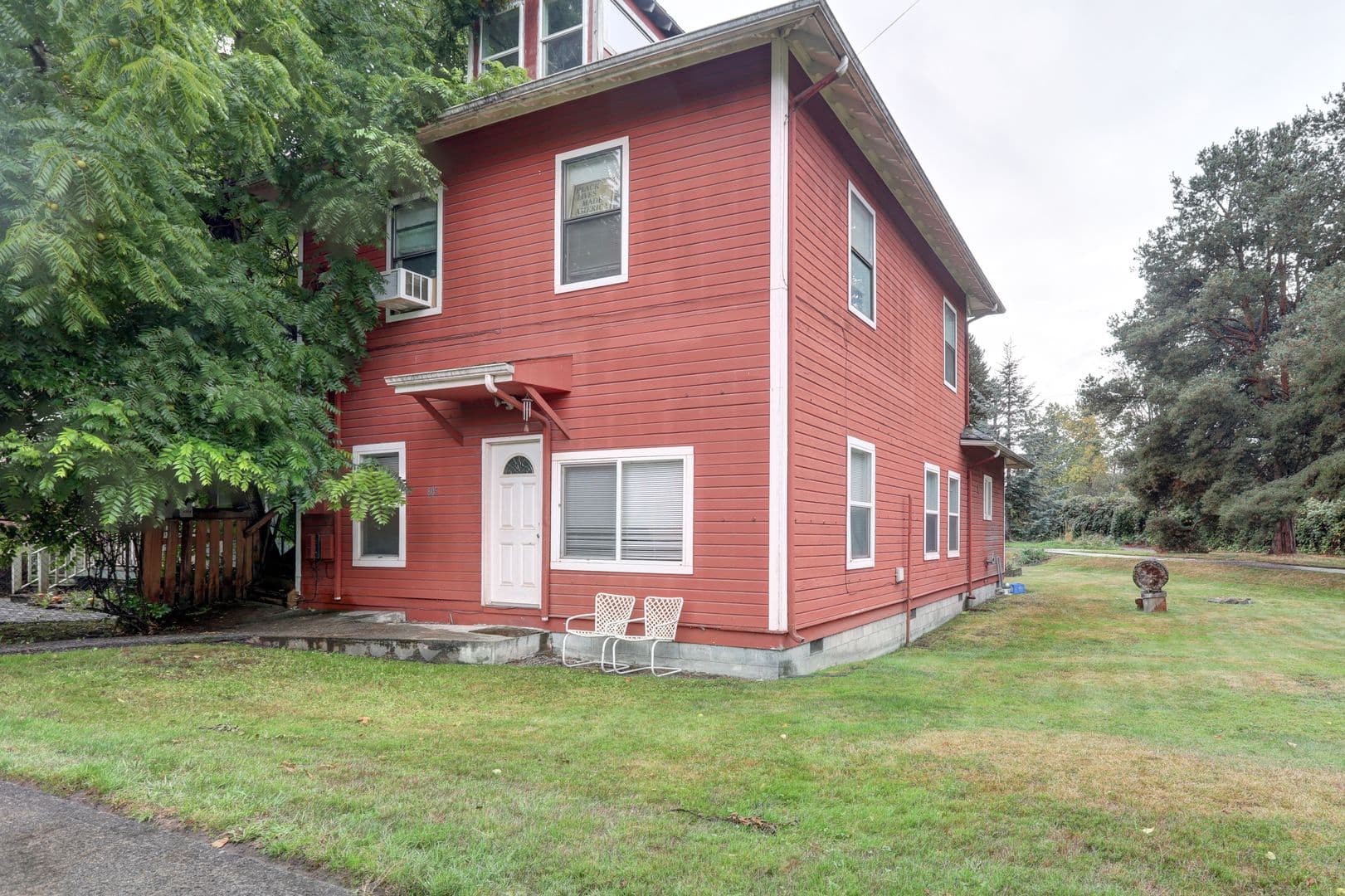 Seattle Apartment: 805 S Donovan Street