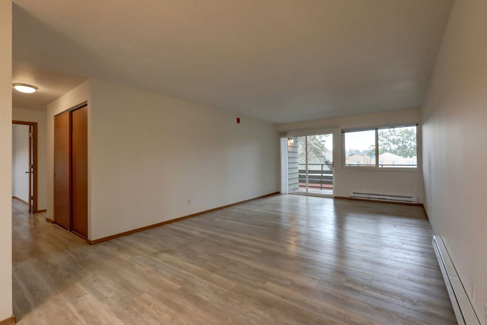 Burien Apartment: 15621 4th Ave S