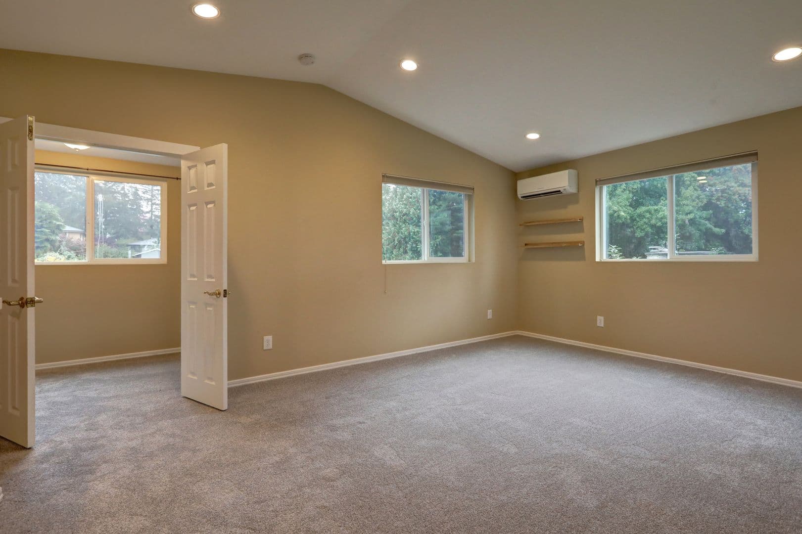 Mercer Island House: 4670 91st Ave SE