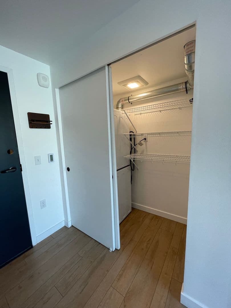 Seattle Apartment: 2227 Yale Ave E