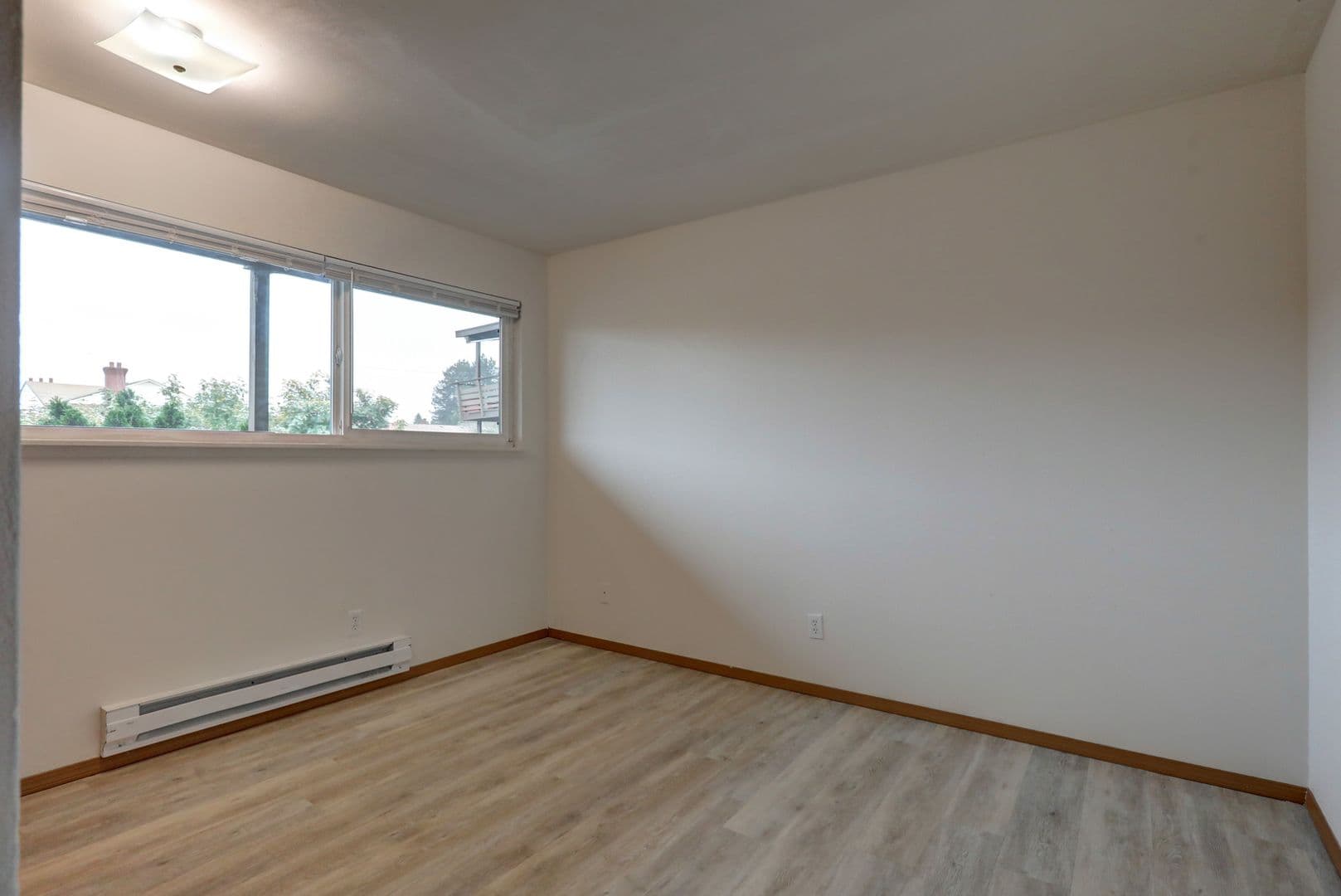 Burien Apartment: 15621 4th Ave S