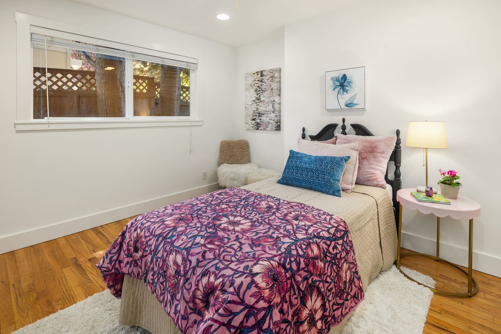 Bellevue House: 11059 SE 31st St