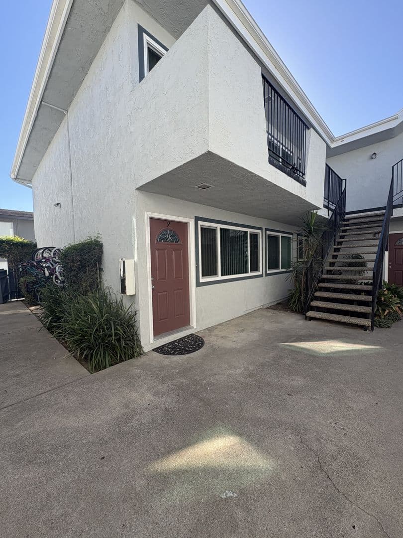 Goleta Apartment: 243 - 247 Mathilda Drive