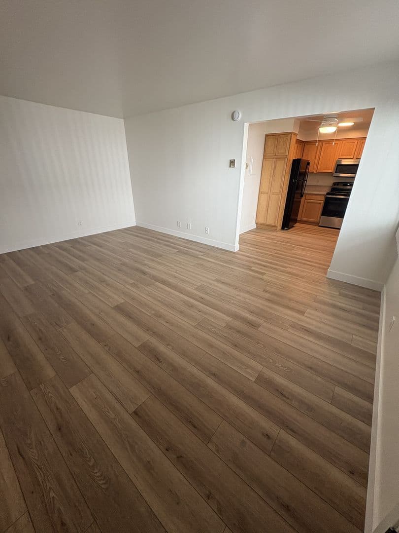 Goleta Apartment: 243 - 247 Mathilda Drive