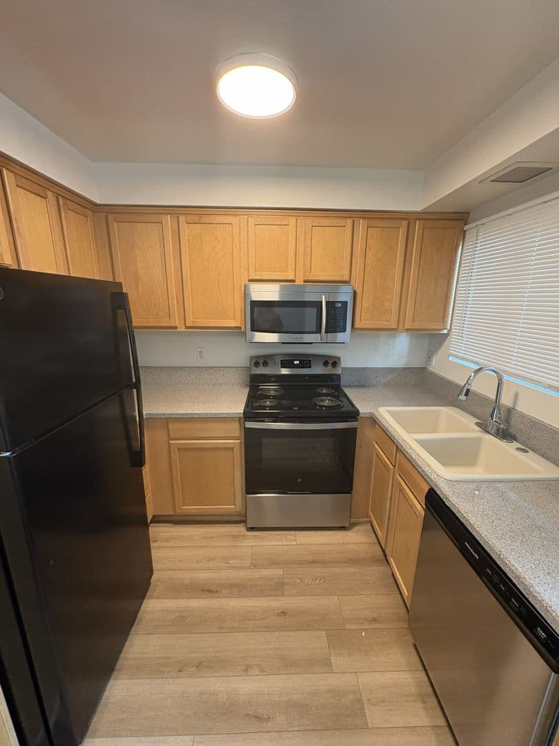 Goleta Apartment: 243 - 247 Mathilda Drive