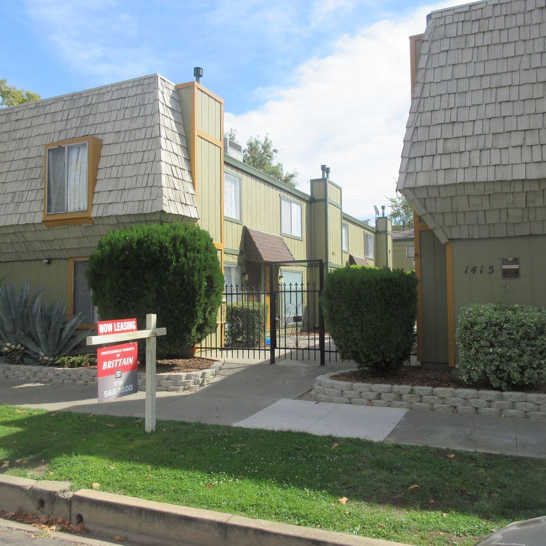 Sacramento Apartment: 2710 N Street