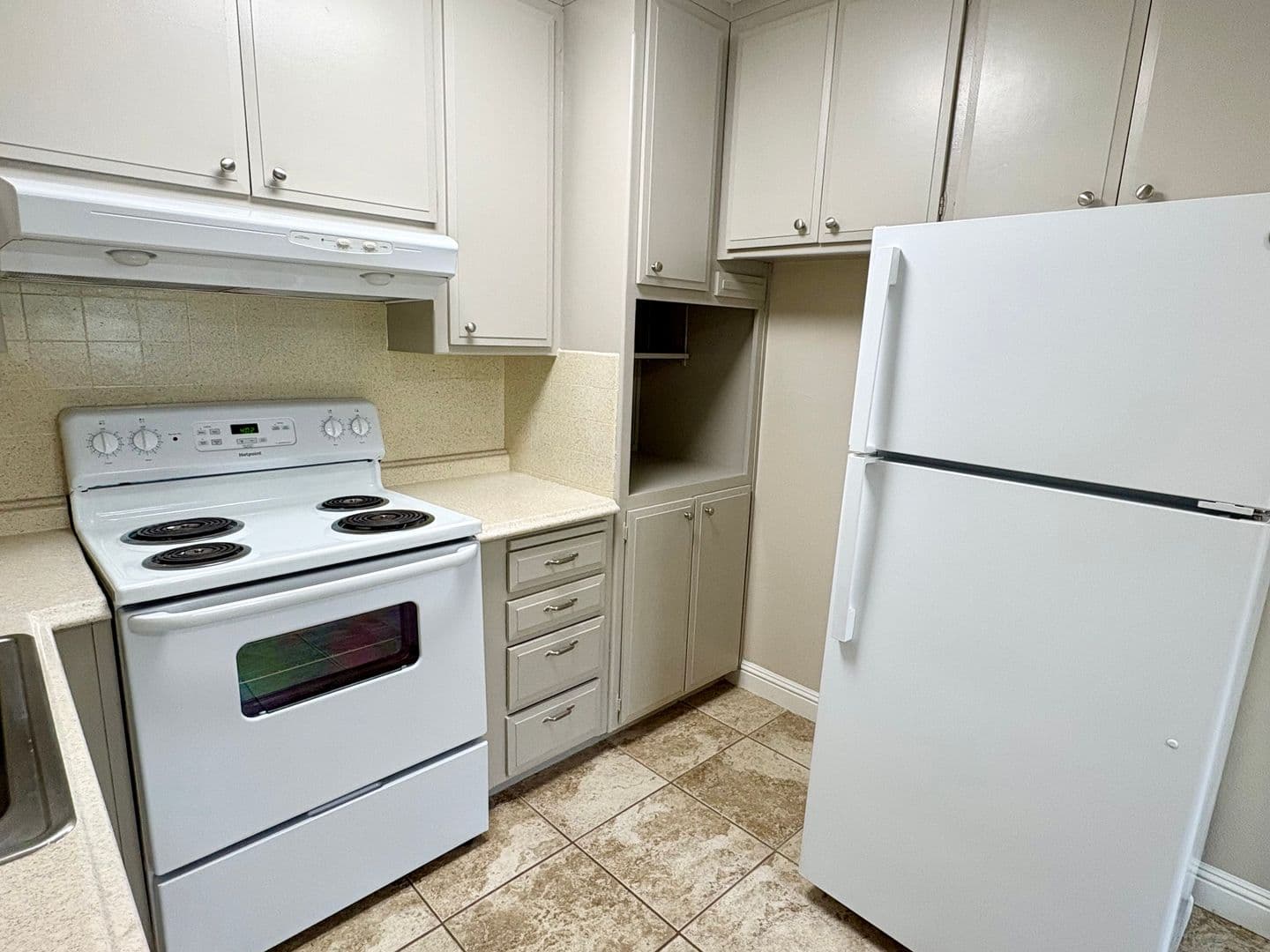 Sacramento Apartment: 5981 Lake Crest Way