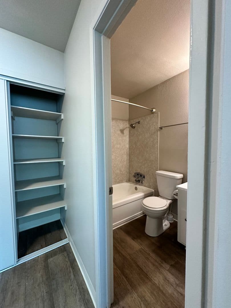Sacramento Apartment: 2941 Marconi Avenue