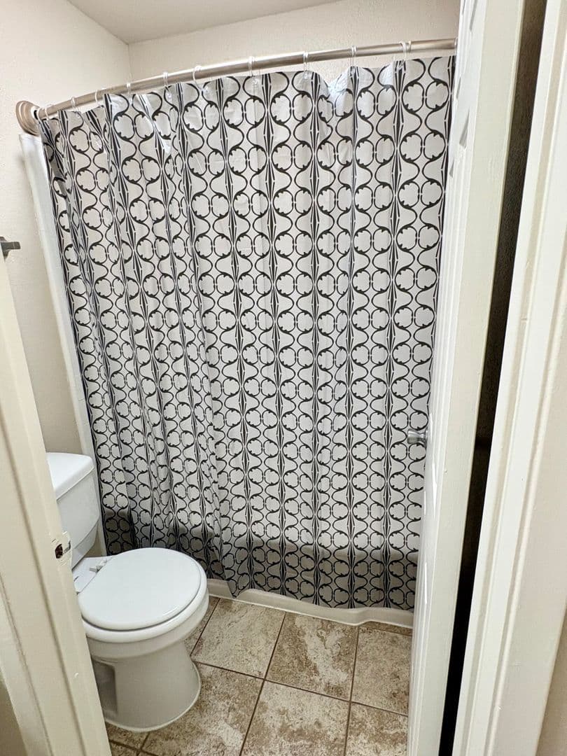 Sacramento Apartment: 5981 Lake Crest Way