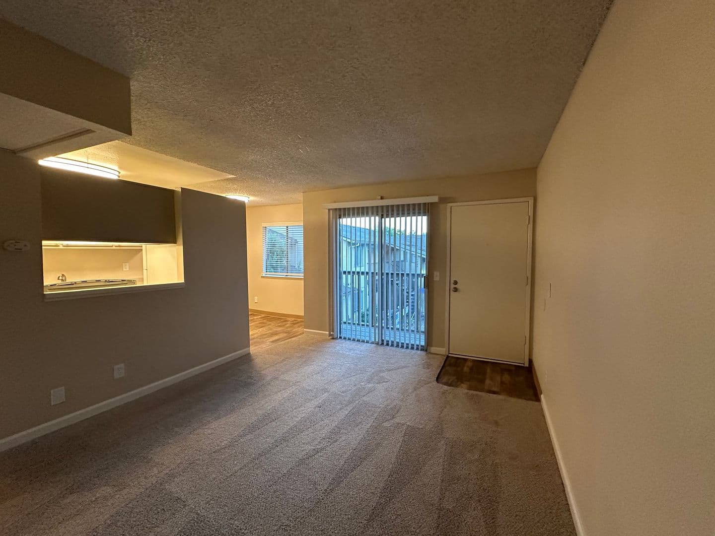 Carmichael Apartment: 2548 Walnut Avenue