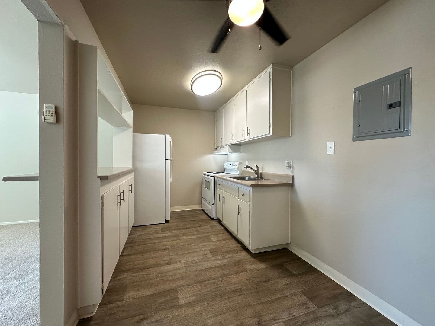 Sacramento Apartment: 2941 Marconi Avenue